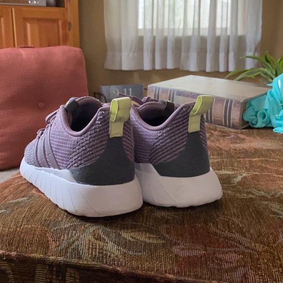 Women’s Adidas size 7 - Picture 5 of 5